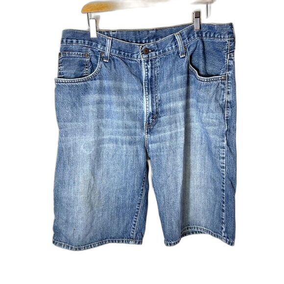 Levi's 569 Blue Medium Wash Loose Straight Leg 11.5" Inseam Denim Jorts Size 38 - Picture 3 of 13